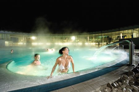 Ein Anziehungspunkt ist das Karibikflair der Therme Geinberg.